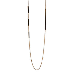 minimalist fine jewellery. edge necklace in 14k gold with fine chain