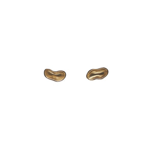 The Straits Finery organic mismatched stud earrings in 14k solid gold